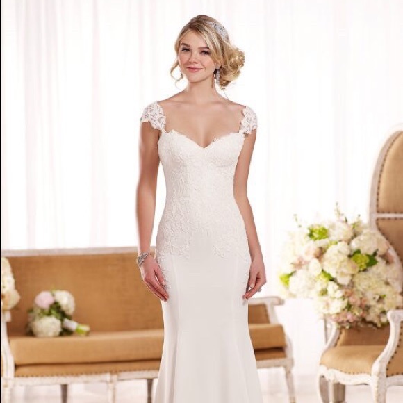 Wedding dress - Picture 2 of 2